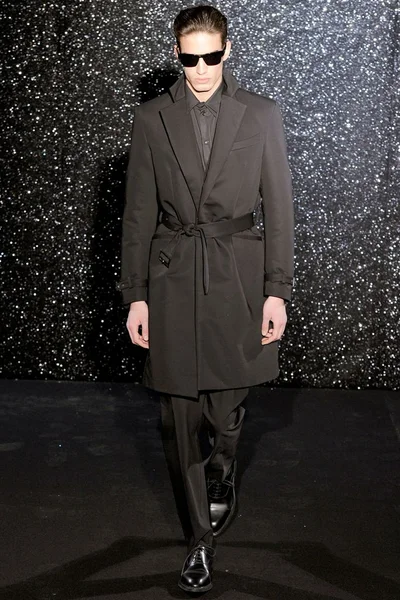 Look 25